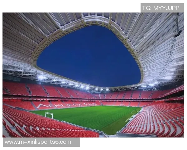 美国足球场的魅力与文化探秘：从比赛到观众的热情体验